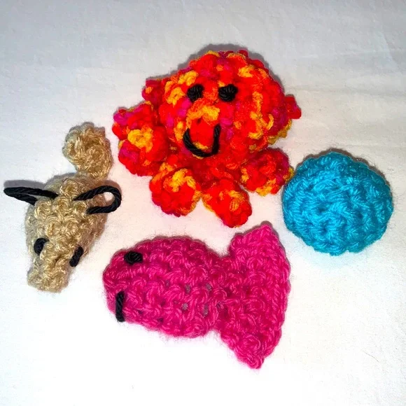 HAND CRAFTED Crochet Organic Catnip Toy Variety Set 4 Interactive Yarn Cat Toys - Picture 3 of 8